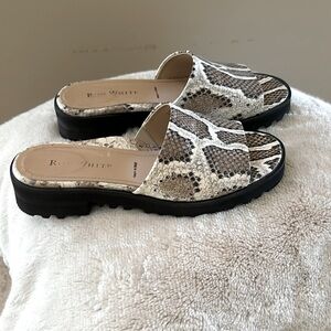 Ron White Leather Slides. US 8. Euro 38.5. Made in Italy. Excellent Condition.